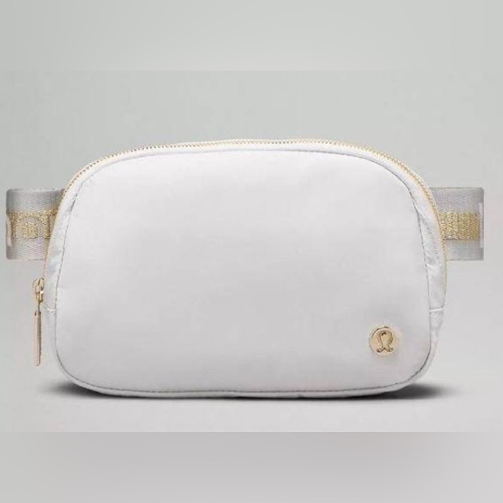 Lululemon belt bag